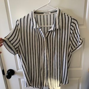 Short sleeve top